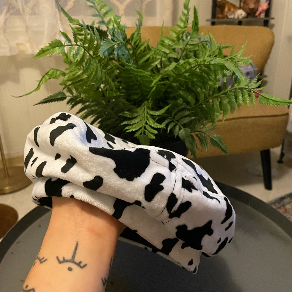 Cow print beret ! 🐄🐮